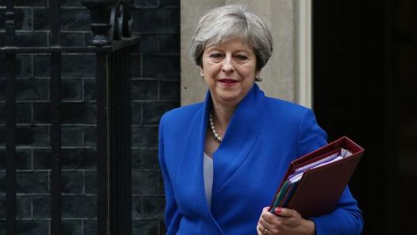 Theresa May, dispuesta a ofrecer libre circulación en el Reino Unido durante dos años tras el Brexit