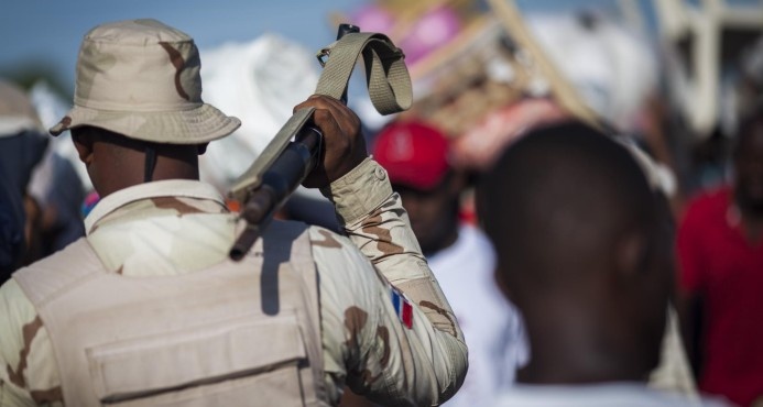 Militar mata una mujer y hiere infante durante persecución a varios haitianos