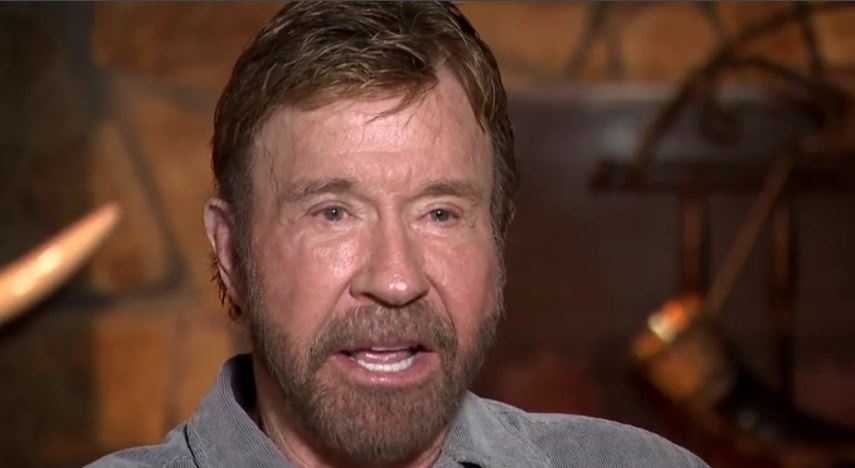 El actor Chuck Norris sufrio dos infartos en cuestión de minutos 