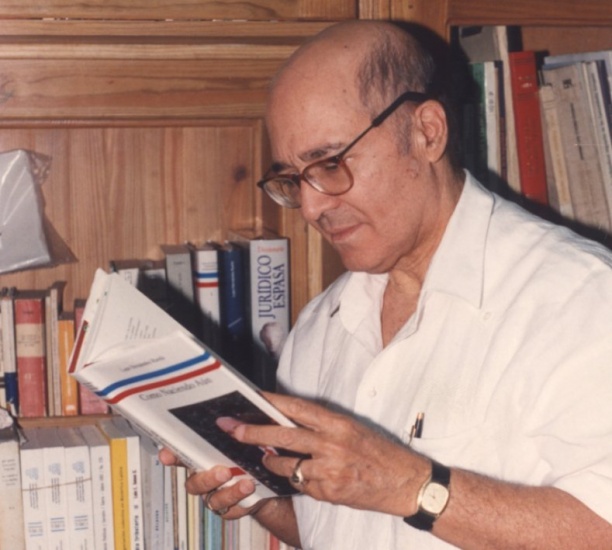 Restos del destacado poeta Lupo Hernández Rueda serán enterrados mañana