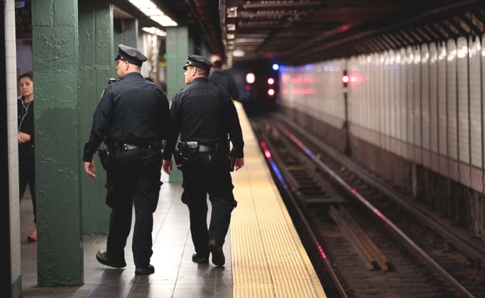 Policía NY convierte subway lugares más seguros ciudad