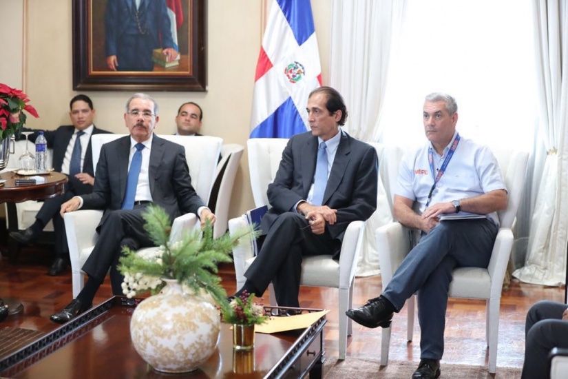 Danilo Medina se reúne con sector transporte del Gobierno en la construcción de Plan