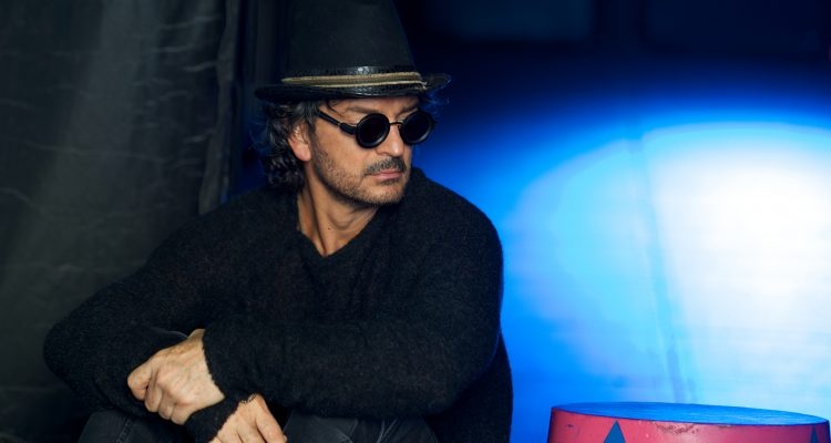 El cantante Ricardo Arjona es demandado por incumplir un contrato