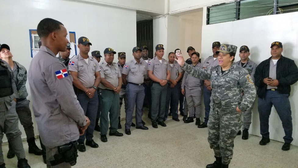 En Jarabacoa: Teniente Coronel Lozada gestiona anillo de boda para uno de los miembros PN