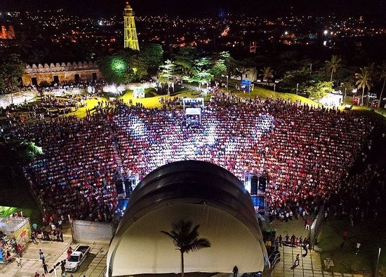 Desbordante alegría en primer del aniversario Anfiteatro Puerto Plata 