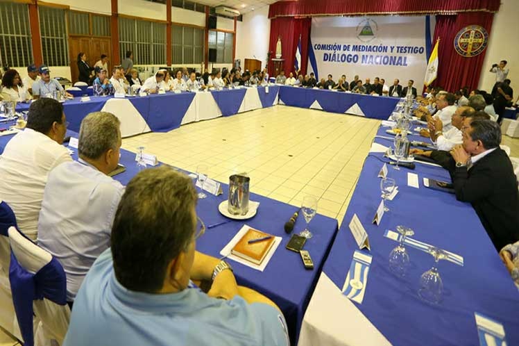 Mesa de diálogo nacional lamenta muertes por incendio en Nicaragua