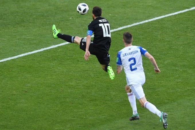 Messi falla un penalti y Argentina e Islandia empatan a un gol, Dinamarca 1- 0 a Perú