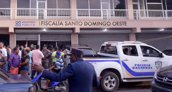 Fiscalía Santo Domingo Oeste pide un año prisión preventiva contra oficiales PN 