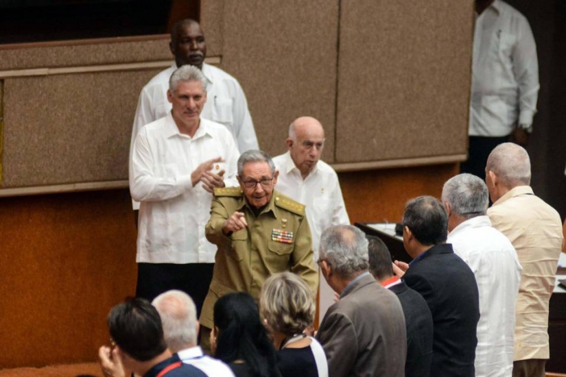 Cuba propone limitar edad del presidente y eliminar mención del comunismo en nueva Constitución