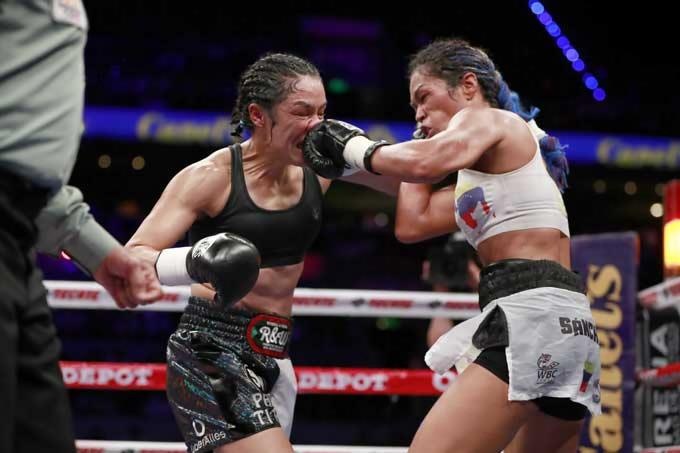Jackie Nava de México venció a gladiadora Alys Sánchez de Venezuela 