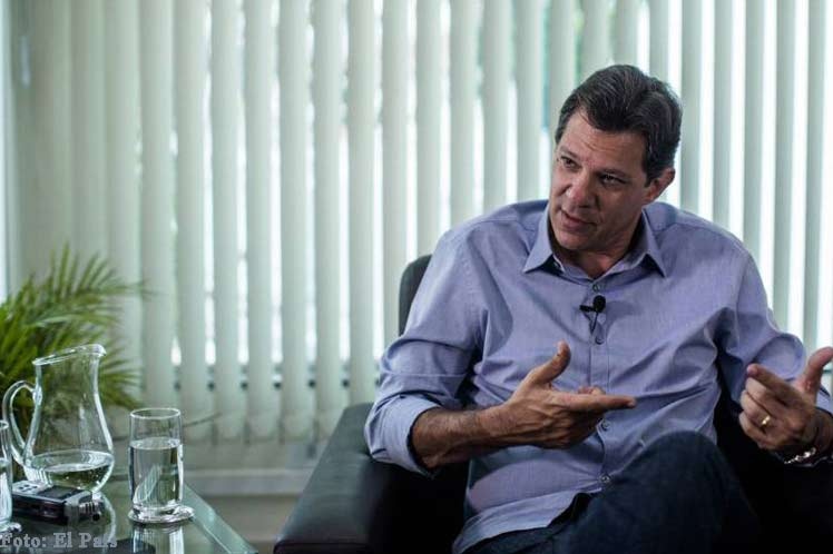 Candidato presidencia del Partido de los Trabajadores (PT) alerta: la democracia en Brasil corre peligro