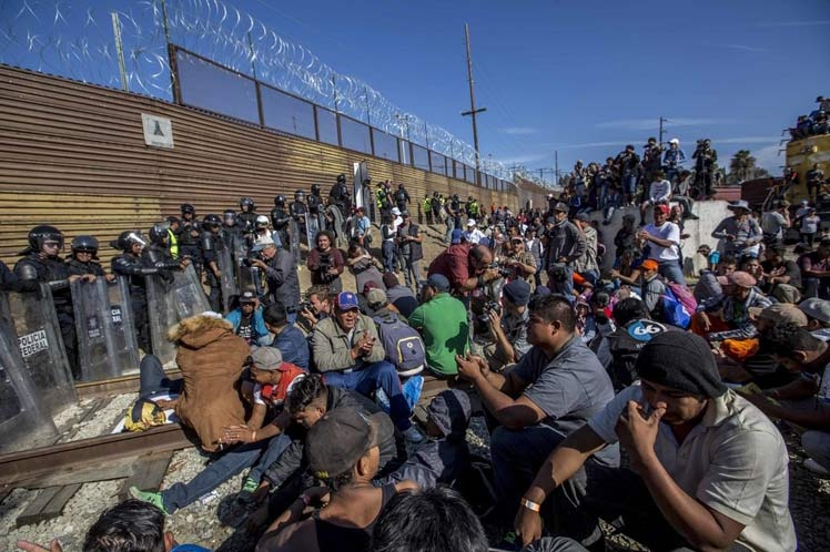 Nueve Mil Migrantes En Tijuana, México, Y Faltan Más Por Llegar | La ...