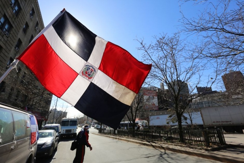 Estudio revela que 210 mil dominicanos viven en situación irregular en Estados Unidos 