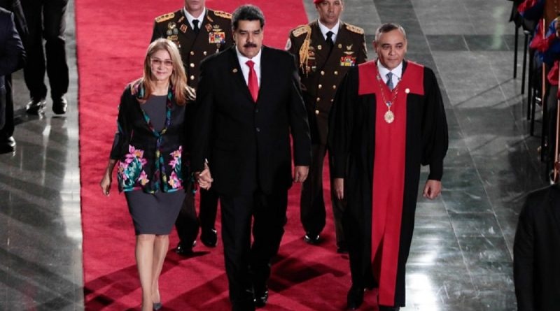 Juramentado como presidente de Venezuela Nicolás Maduro