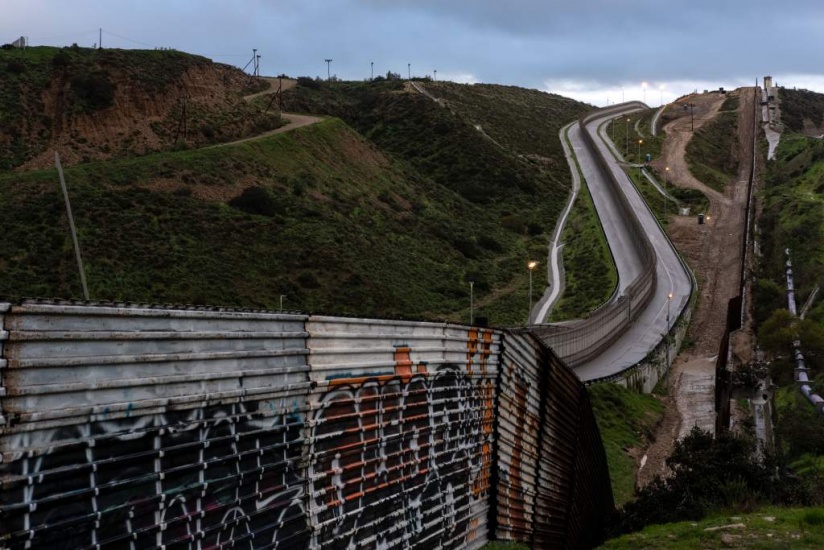 Congreso de EE.UU. aprueba ley de financiamiento del muro en la frontera con México para evitar otro 'shutdown'