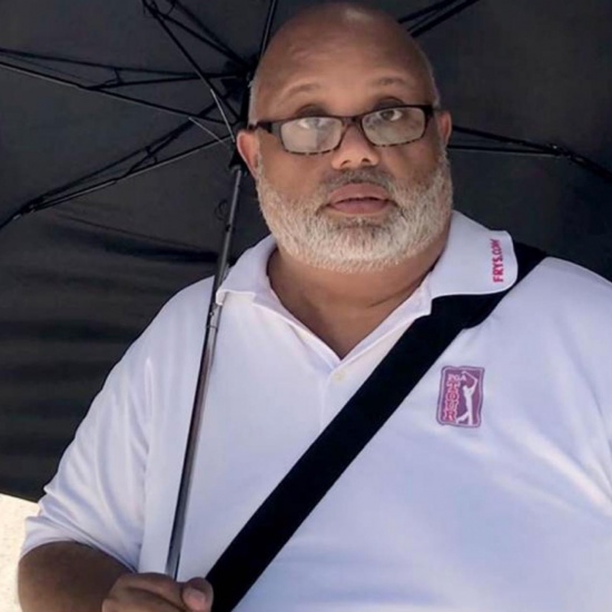 Ex sacerdote de Nueva Jersey que abusó de dos menores ahora enseña inglés a niños en Punta Cana