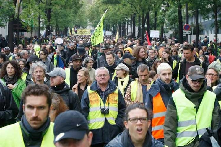 Chalecos amarillos cumplen seis meses de movilización en Francia