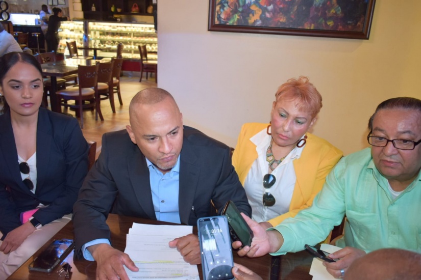 Denuncia estafa de empresa de la construcción a dominicanos en EEUU