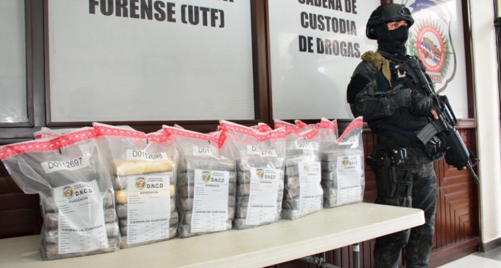 DNCD realiza operativo donde incauta  100 paquetes cocaína en costas de playa Palenque