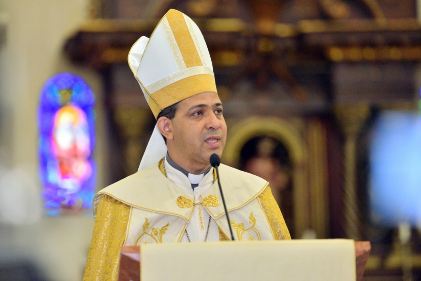 Obispo auxiliar de la arquidiócesis de Santiago lamenta que intereses dividan al país