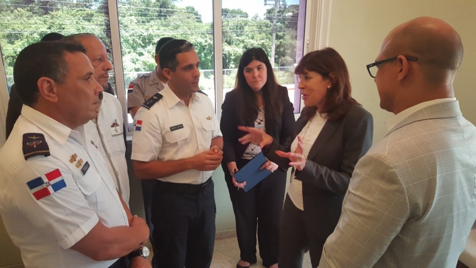 Embajadora de Estados Unidos destaca niveles de seguridad del país tras visita al CESTUR en Bávaro