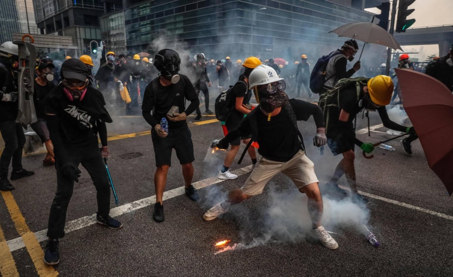 La violencia vuelve a las manifestaciones de Hong Kong