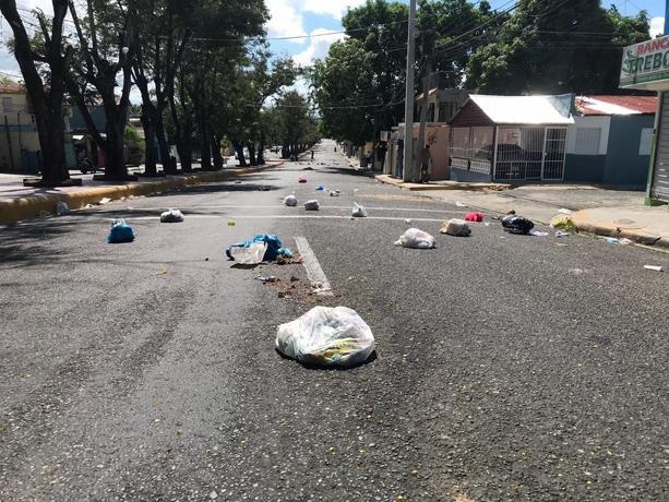 Protestan en algunos barrios de Santiago; en otros el paro se cumple de forma parcia