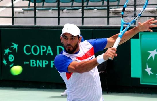 Víctor Estrella lidera equipo dominicano en la Copa Davis contra Uruguay