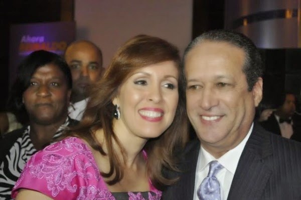 Secretario general del PLD anuncia que su esposa Ingrid Mendoza de Pared apoyará a Leonel Fernández