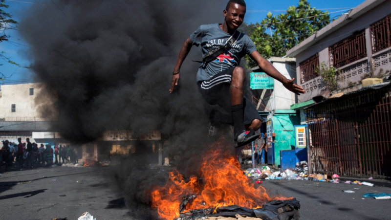Siguen protestas en Haiti; un muerto y un herido durante las manifestaciones de este día