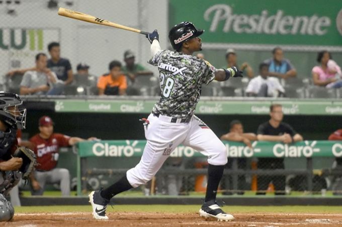 Estrellas arrollan Gigantes; Díaz y Beckham guian victoria