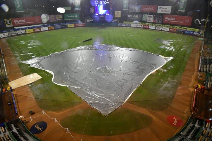 Lluvias impidió choque Licey y Gigantes en el estadio Quisqueya; se jugaría el próximo miércoles