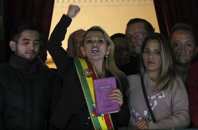 Jeanine Áñez confirma candidatura a presidencia de Bolivia