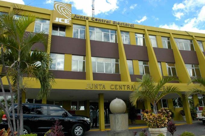Sanciones de hasta 200 salarios mínimos por campaña a destiempo y el uso de los recursos públicos