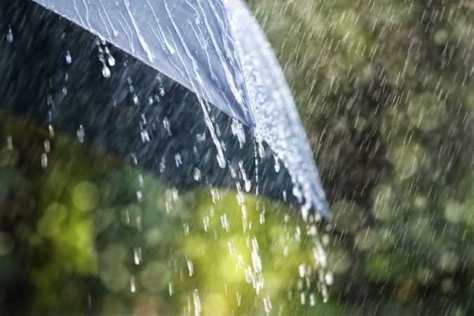 ONAMET advierte sobre lluvias pasajeras en Dominicana debido al viento del este/noreste 