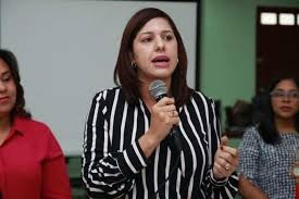 La alcaldesa de Salcedo María Mercedes Ortiz tiene coronavirus