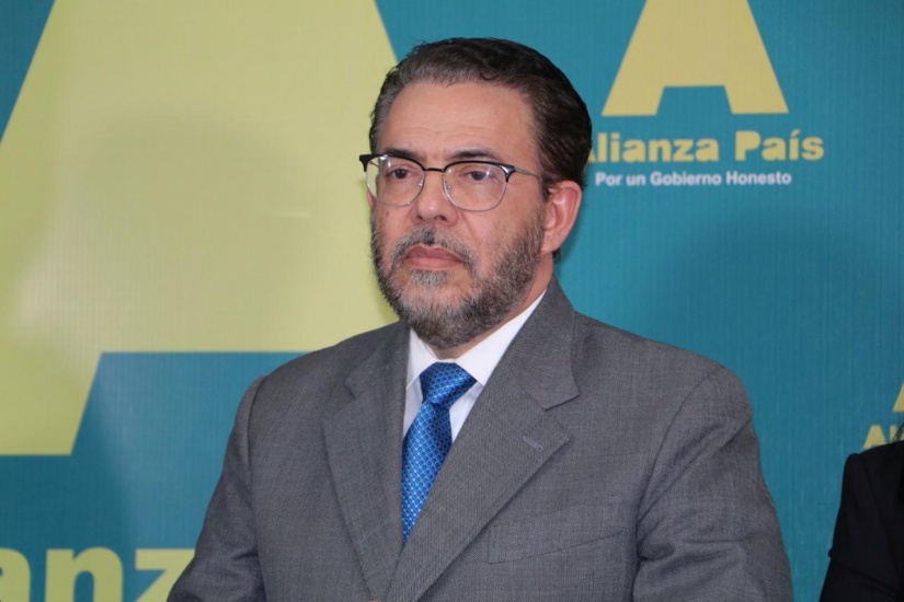 Alianza País propone posposición elecciones del 17 mayo