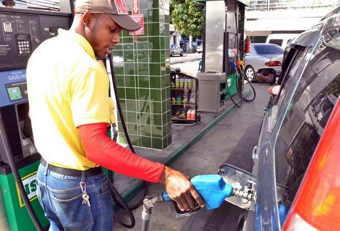 Ministerio de Industria, Comercio y Mipymes anuncia combustibles suben entre RD$4 y RD$10 
