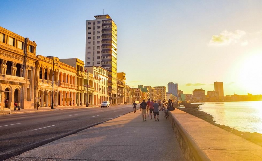 El Cuba, Gobierno abrirá hoteles en junio para turistas locales