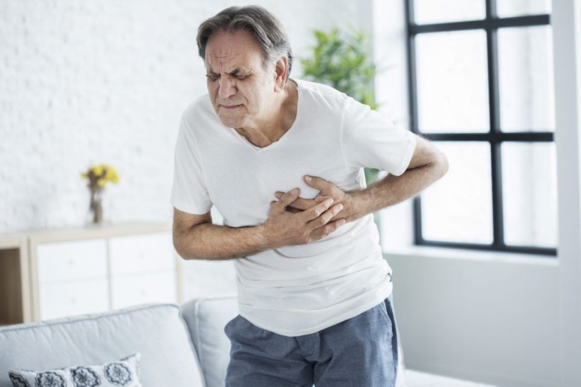 ¿Qué debemos hacer si sentimos palpitaciones irregulares en el corazón?