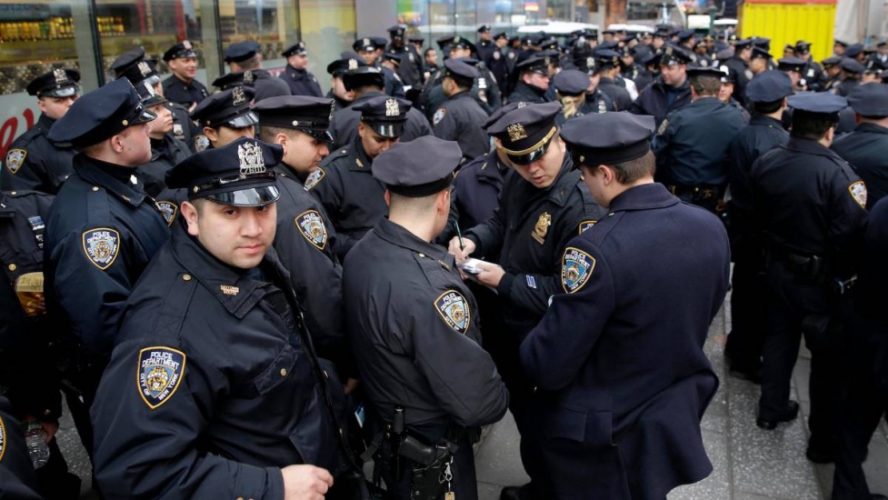 Mas de 800 policías NY renuncian; primero en hacerlo fue un alto oficial dominicano