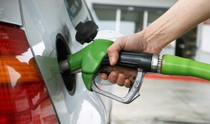 Bajan los precios de casi todos los combustibles en Dominicana