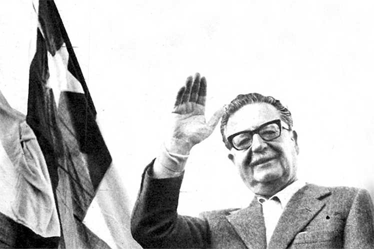 11 de septiembre: Chilenos recuerdan a Salvador Allende y víctimas de la dictadura