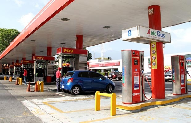 Suben precios de los combustibles, exceptuando el gas natural