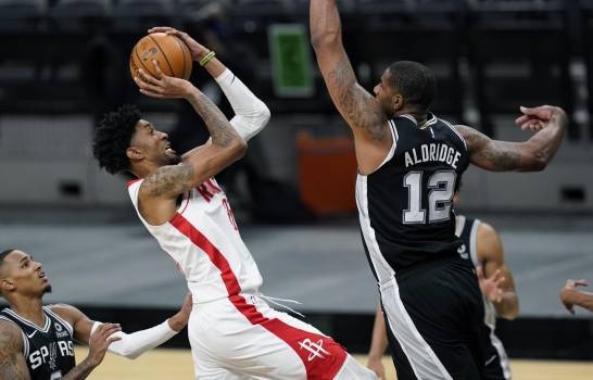 En primer partido sin Harden, Rockets vencen a Spurs