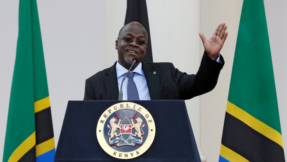 El presidente de Tanzania, que niega el coronavirus, llama al país a derrotar las 
