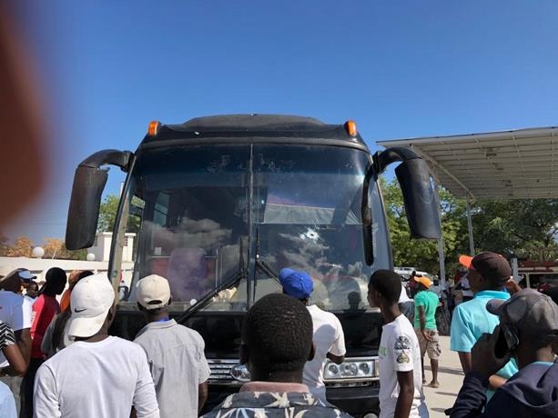 Chofer y pasajeros dominicanos salvan vidas de “milagro” en intento de secuestro en Haití