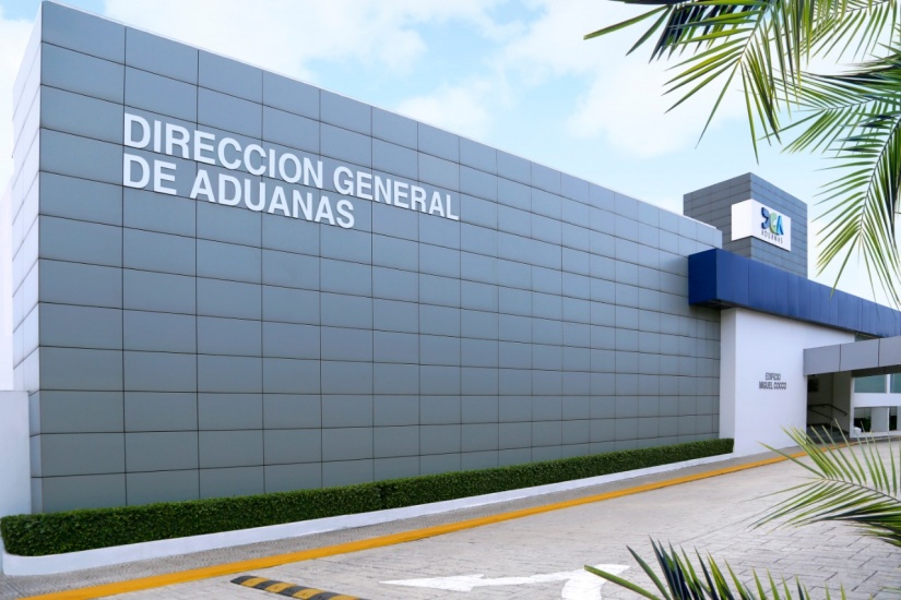 Aduanas logra cuatro meses de recaudaciones récord