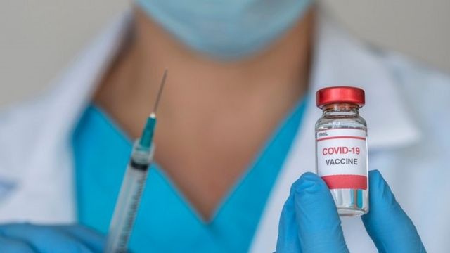 Al año del primer caso COVID, el Presidente anuncia los nuevos pasos de vacunación