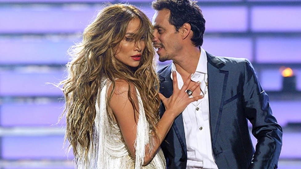 Jennifer López revela a Fernando Arias que canción Sucede de Marc Anthony es su preferida